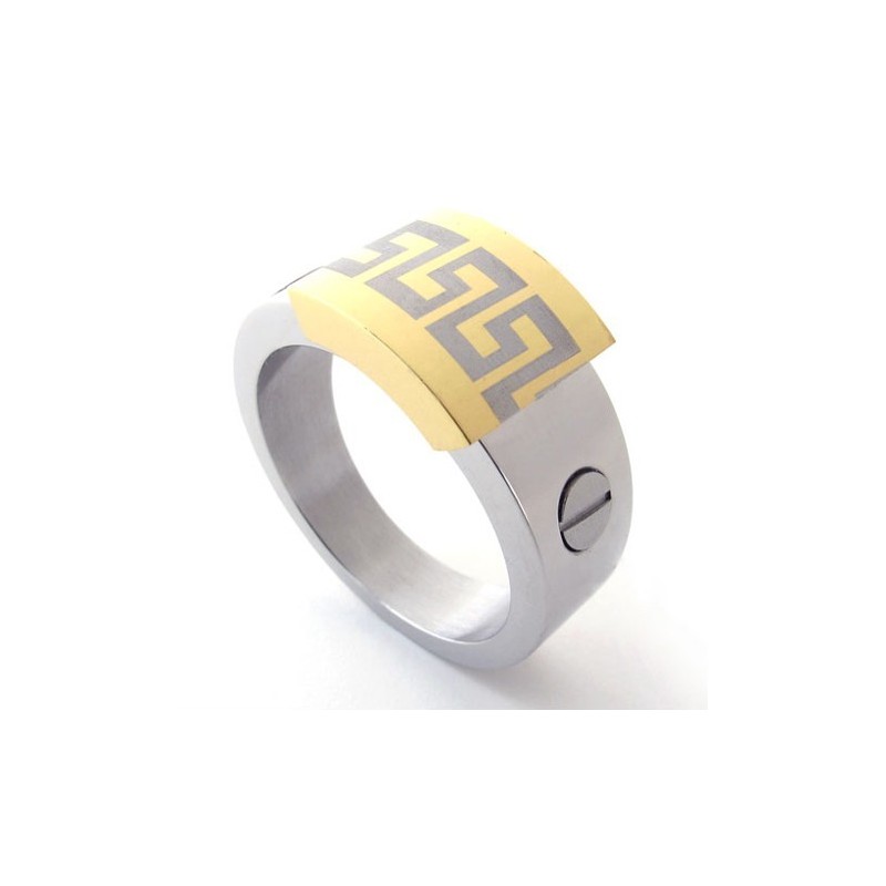 Anillo De Titanio Con Detalles Dorados