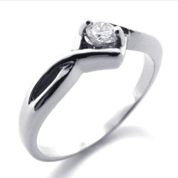 Anillo De Titanio Con Diamantes Para Mujer
