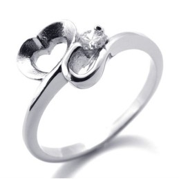 Anillo De Titanio Con Diamantes Para Mujer