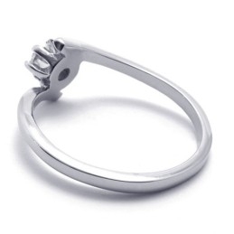 Anillo De Titanio Con Diamantes Para Mujer