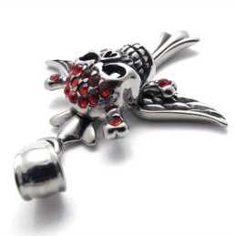 Colgante De Titanio Con Diamante Rojo Y Calavera Cruzada
