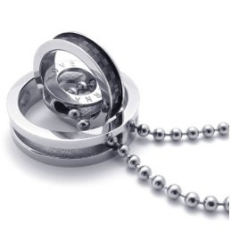 Colgante De Titanio Con Múltiples Anillos Y Detalles Negros Para Amantes