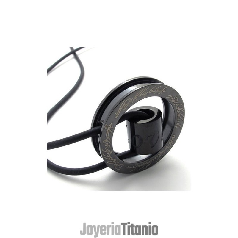 Colgante De Titanio Con Anillo Negro Colgante De Titanio Con Anillo Negro