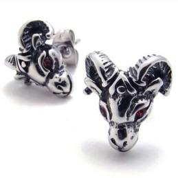 Pendientes De Titanio Con Forma De Oveja Y Diamante Rojo