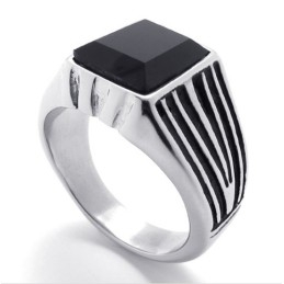 Anillo De Titanio Con Gemas