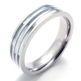 Anillo De Titanio Pulido De Tres Anillos