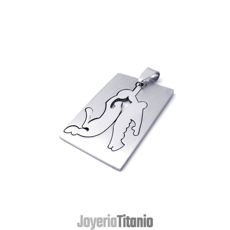 Colgante De Titanio Jugando Al Baloncesto