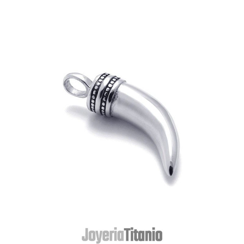 Colgante De Titanio Con Cuerno De Buey