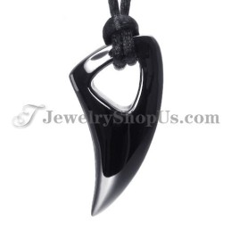 Colgante De Titanio Con Diente De Lobo Negro
