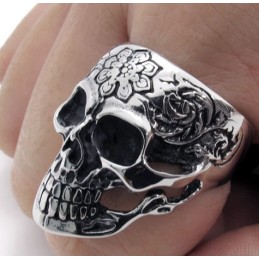 Anillo De Titanio De Alta Calidad Con Brillo De Color De Fabricación Experta