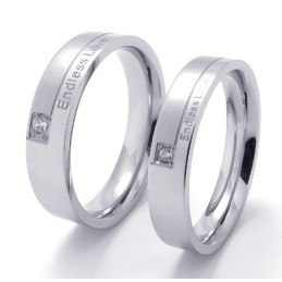 Anillo De Titanio De Calidad Estable, Con Forma Elegante Y Color Brillante.