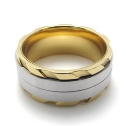 Anillo De Titanio De Excelente Calidad Y Forma Elegante Y Hermoso En Colores.