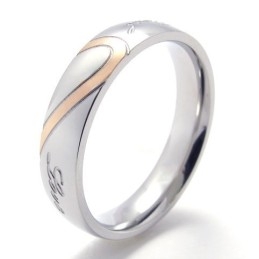Hermoso Diseño, Color Brillante, Anillo De Titanio De Calidad Superior.
